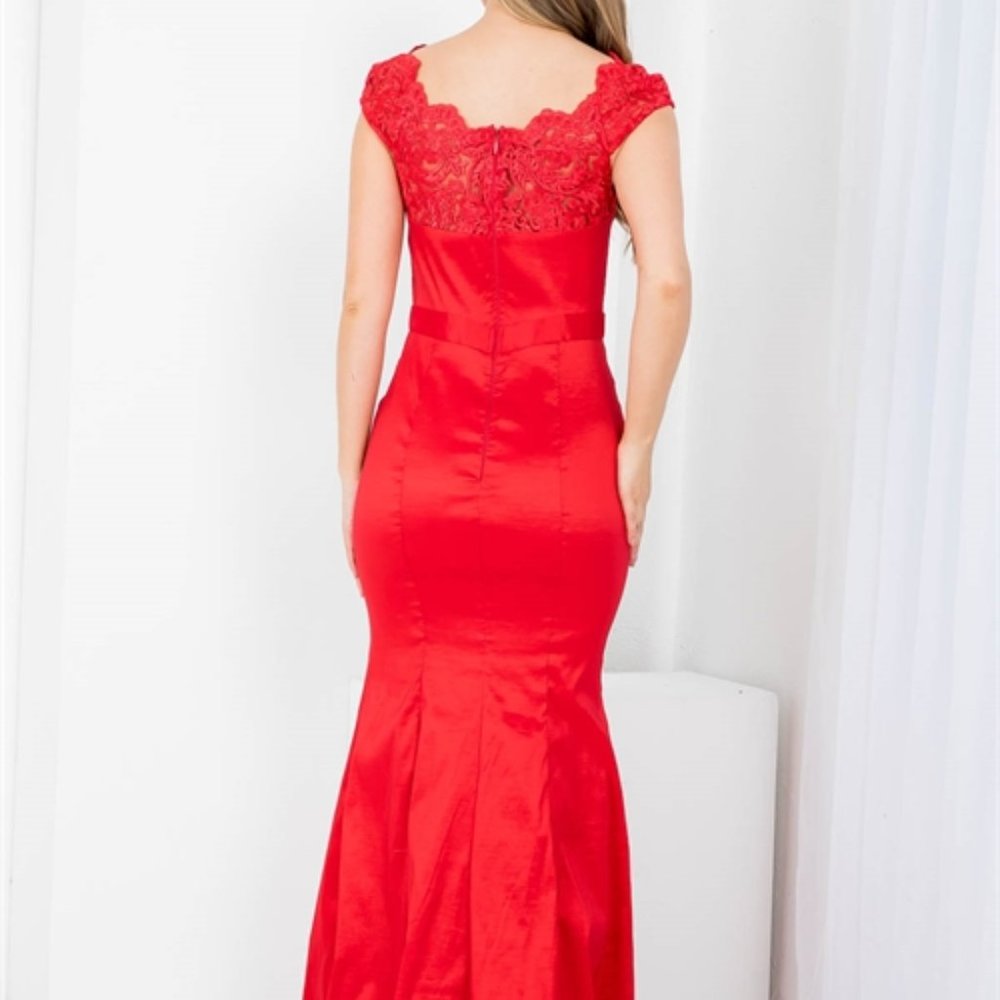 PLUS SIZE GOWN - Picture 2 of 2